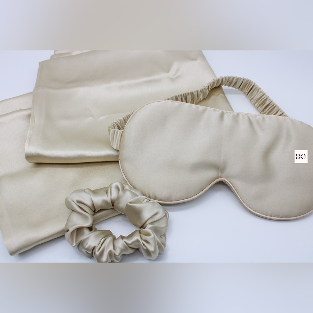 100% 22-Momme 6A Grade Mulberry Silk Sleep Set (Champagne)